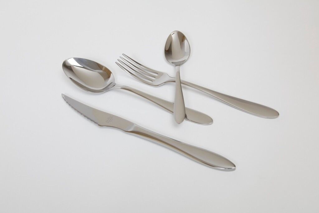 Cubertería 113 pzas. Modelo Londres Cubertería 113 pzas. Modelo Londres